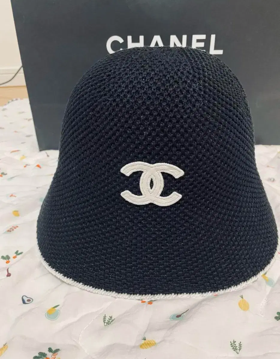 Chanel CC Logo Bucket Hat Crochet AAA719 Black Cruise 25C