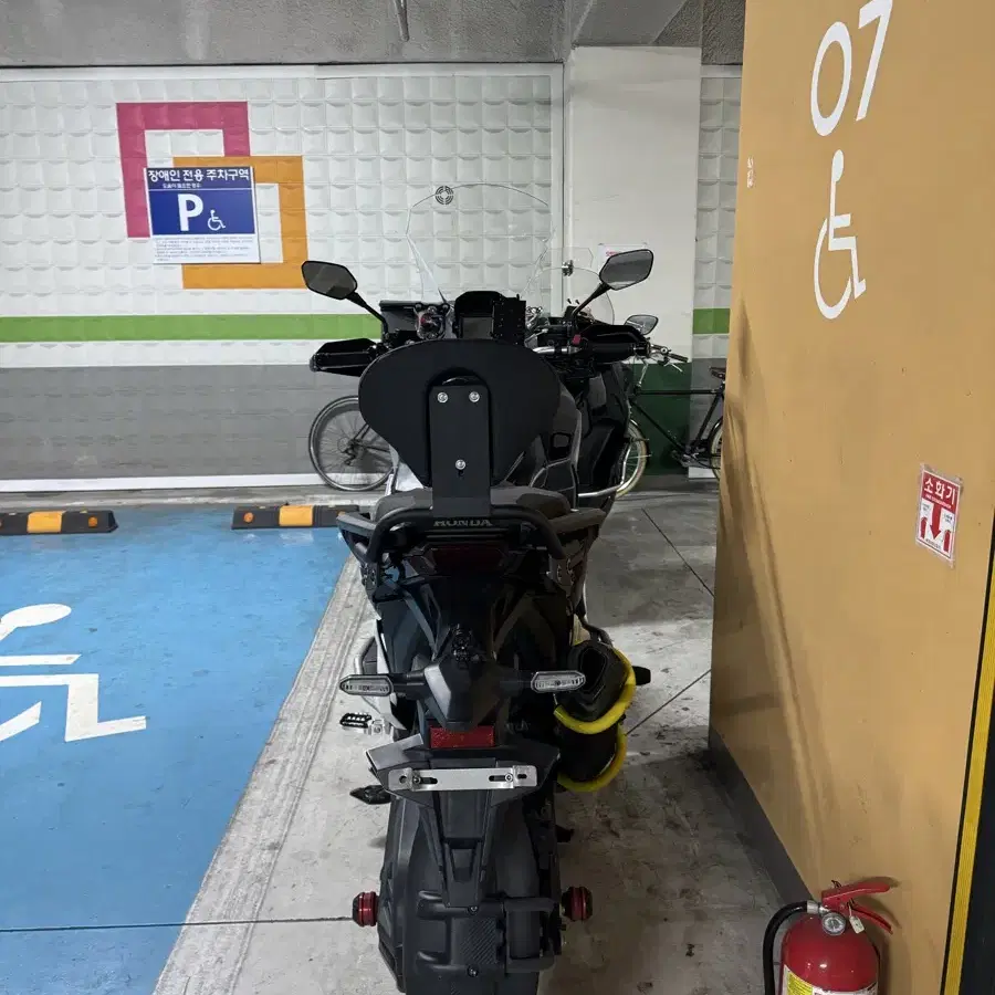 Xadv750 18년식 4만