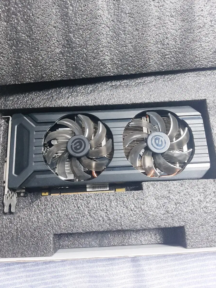 그래픽카드 gtx1060 이엠택