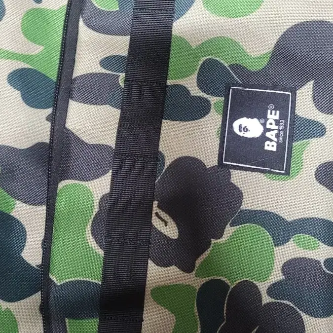 베이프 BAPE 일본잡지부록 크로스백 13 인치태블릿 카모 메신저백 a1