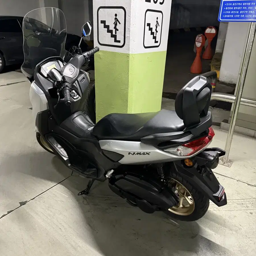 Nmax 125 21년식