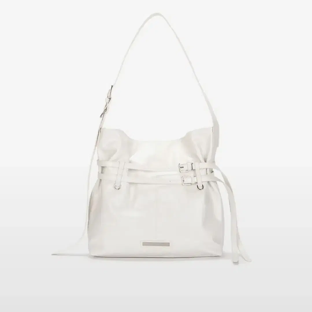 마뗑킴 DOUBLE BELTED STRAP BIG BAG IN IVORY