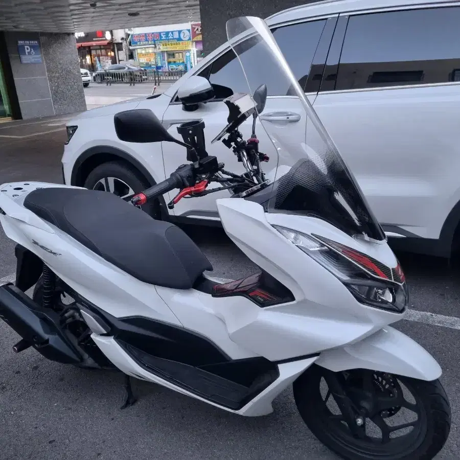 21년식 abs pcx125 짧은키로수 팝니다.