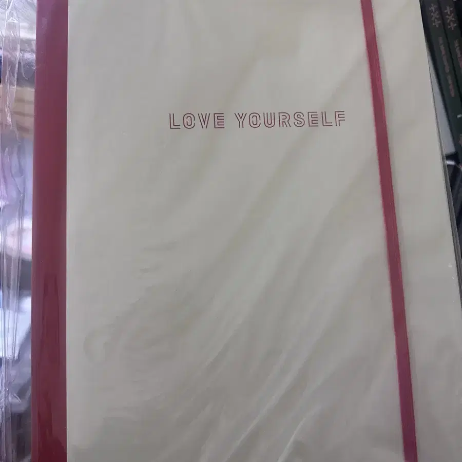 BTS CAN BADGE BOOK LOVE YOURSELF