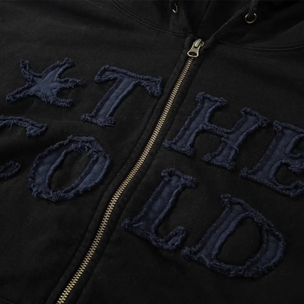 더콜디스트모먼트 집업TCM the cold hooded zip-up 블랙