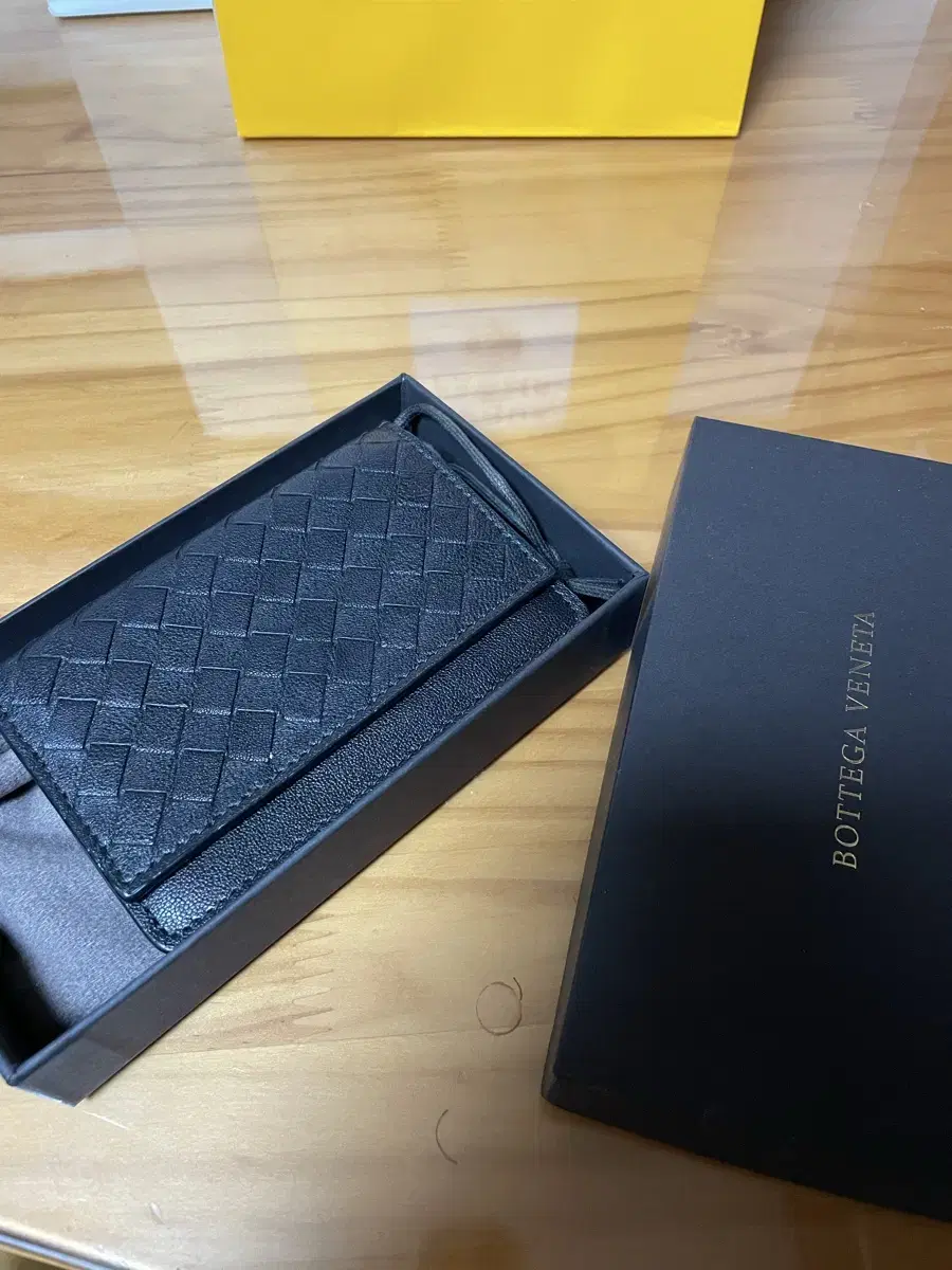 Bottega Veneta kard case