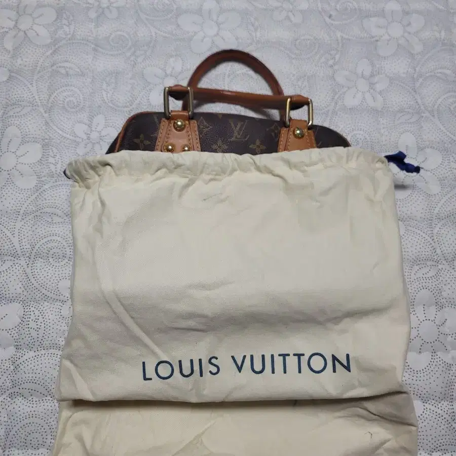 LOUIS VUITTON. 루이뷔통. 맨하탄 PM 토드가방.M40026.