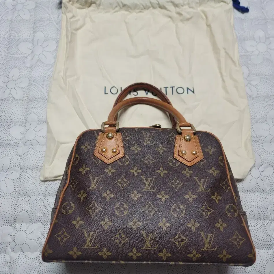 LOUIS VUITTON. 루이뷔통. 맨하탄 PM 토드가방.M40026.