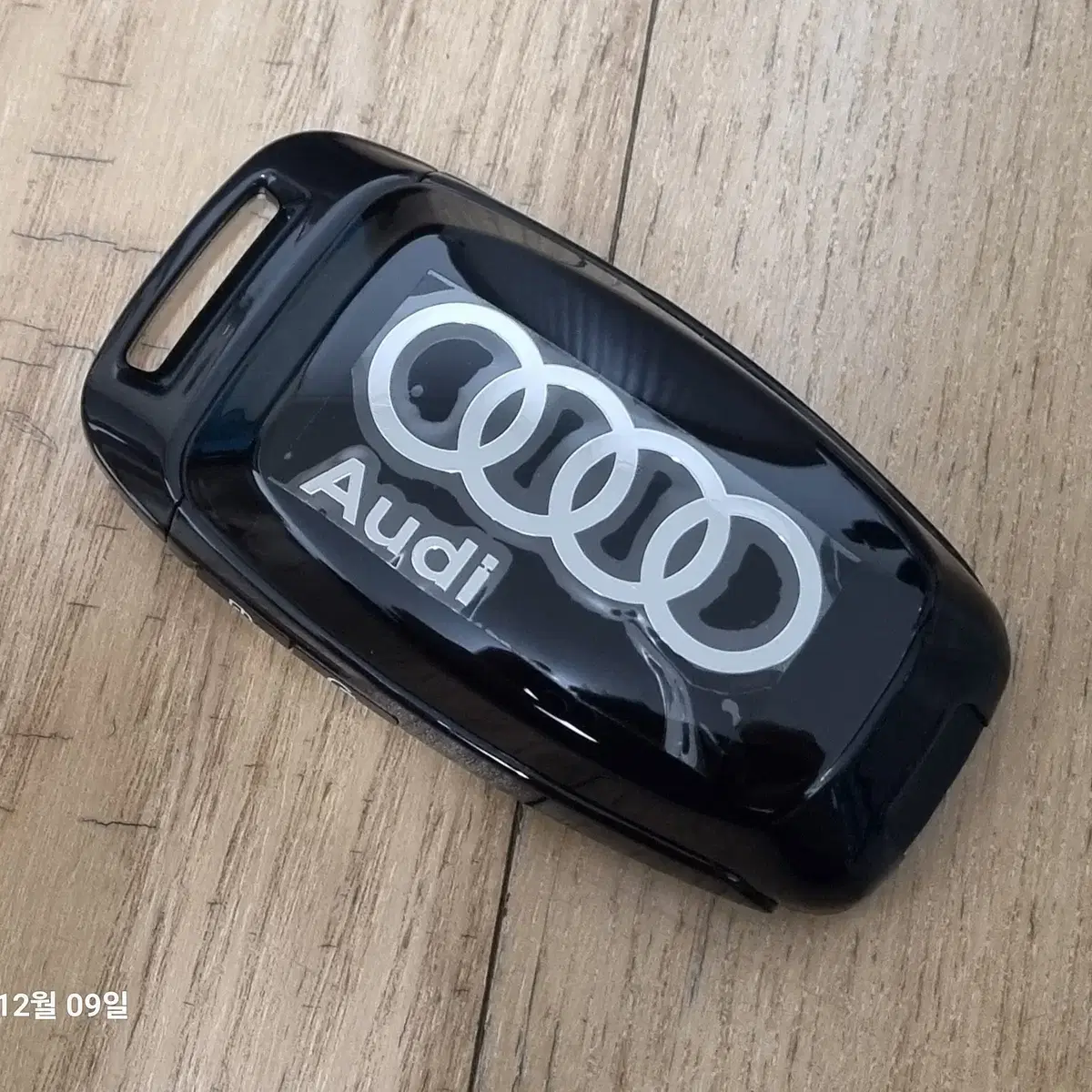 아우디 구형 차키를 최신형 AUDI 액정 디지털키로 업그레이드 이식 개조