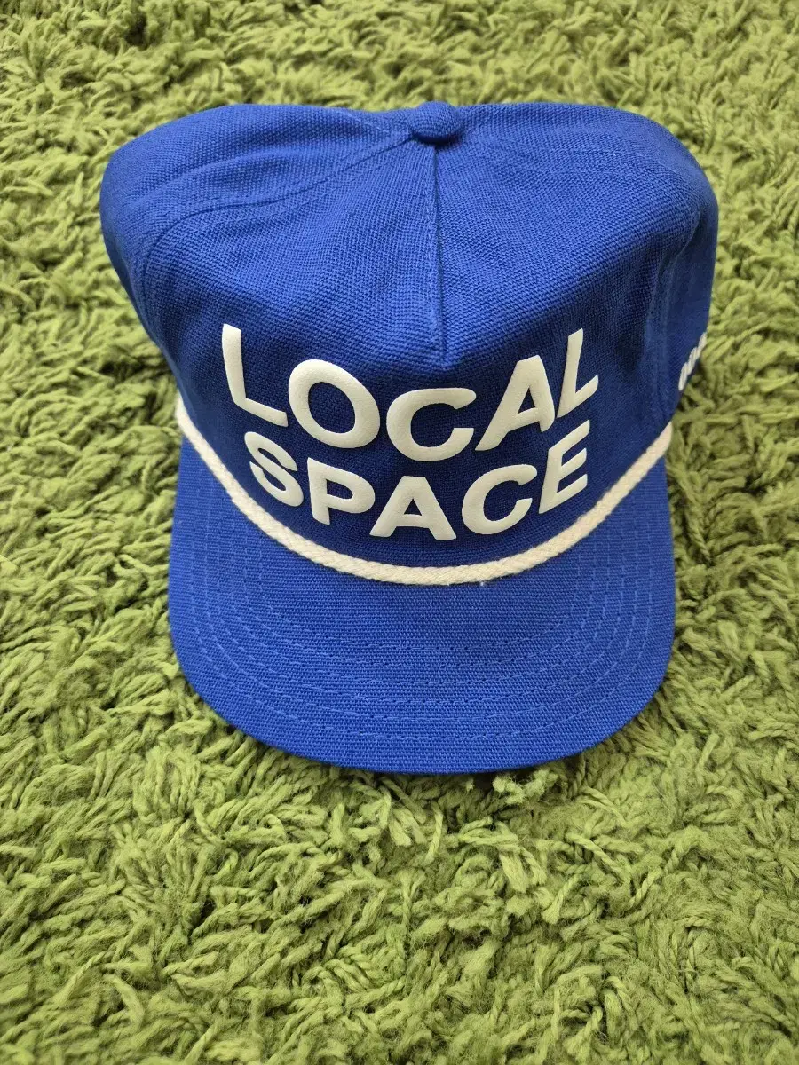 local space 스냅백 모자