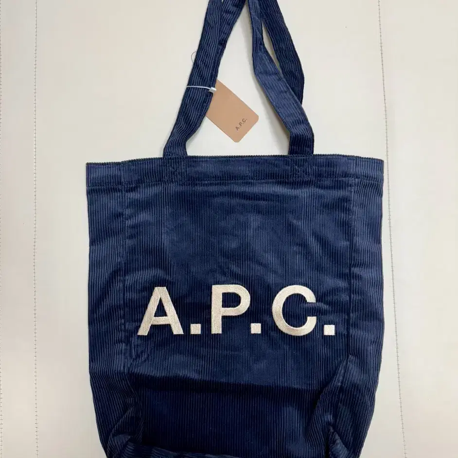 아페쎄 a.p.c. 코듀로이 자수 에코백