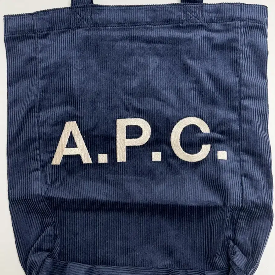 아페쎄 a.p.c. 코듀로이 자수 에코백