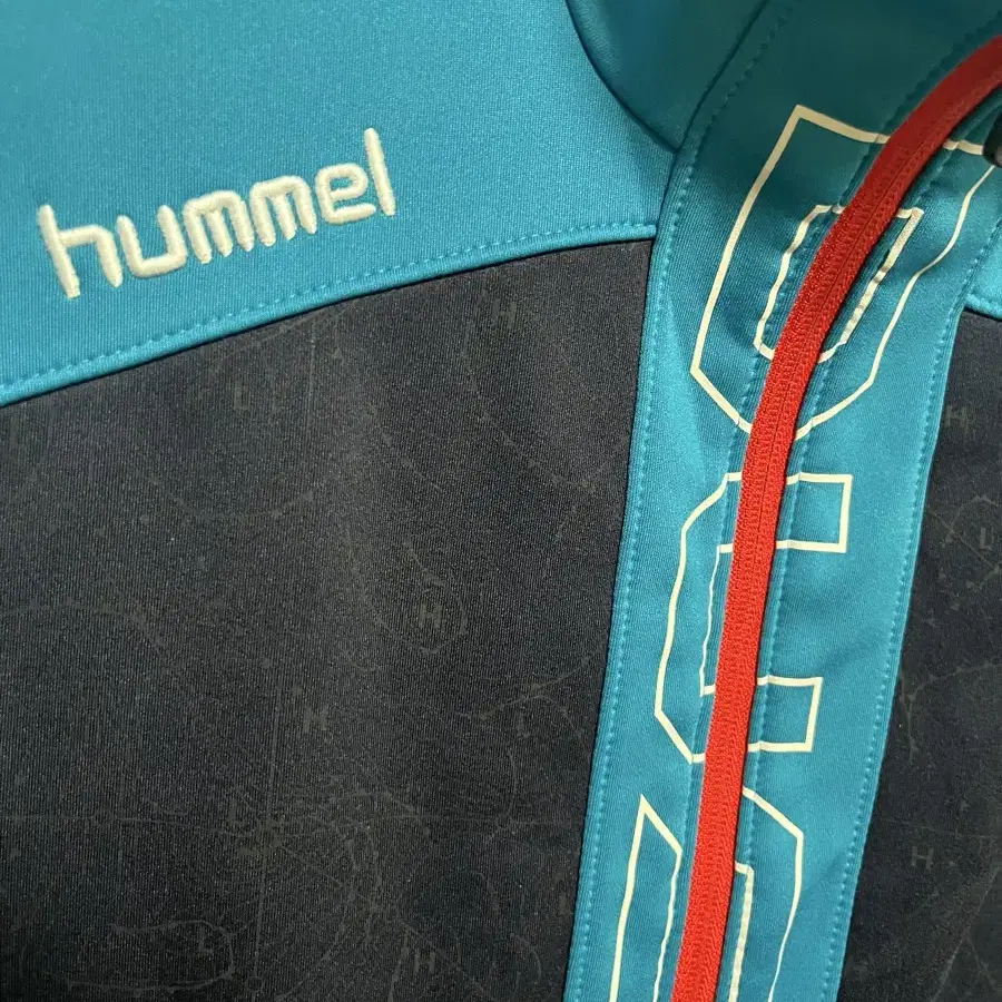 험멜(hummel) 웜업 집업자켓