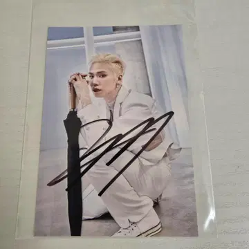 ROCKY 라키 친필 사인 브로마이드 사진1.