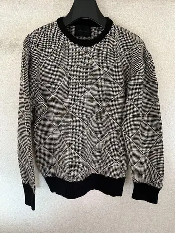 LOUNGE LIZARD LUPINUS CREW NECK SWEATER