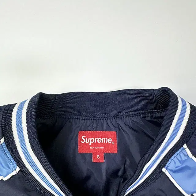 SUPREME 19FW Piping 슈프림 파이핑 풀오버 맨투맨