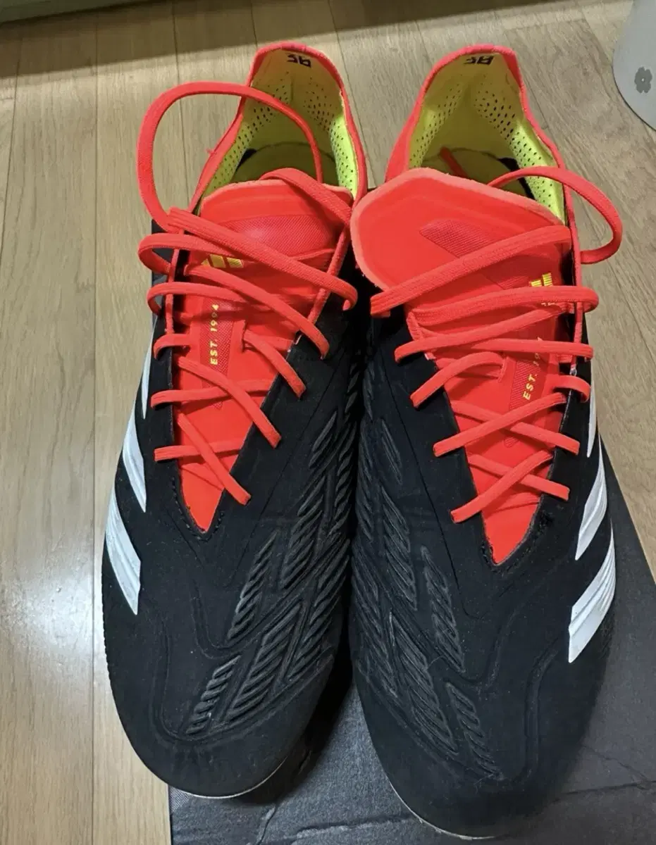 Adidas Predator Elite Low 275