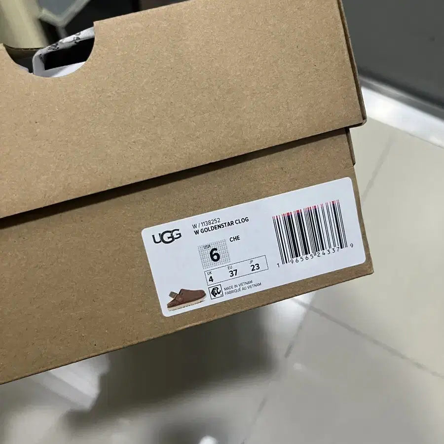 UGG 어그 골든스타 글로그 w 230 (1회착용)