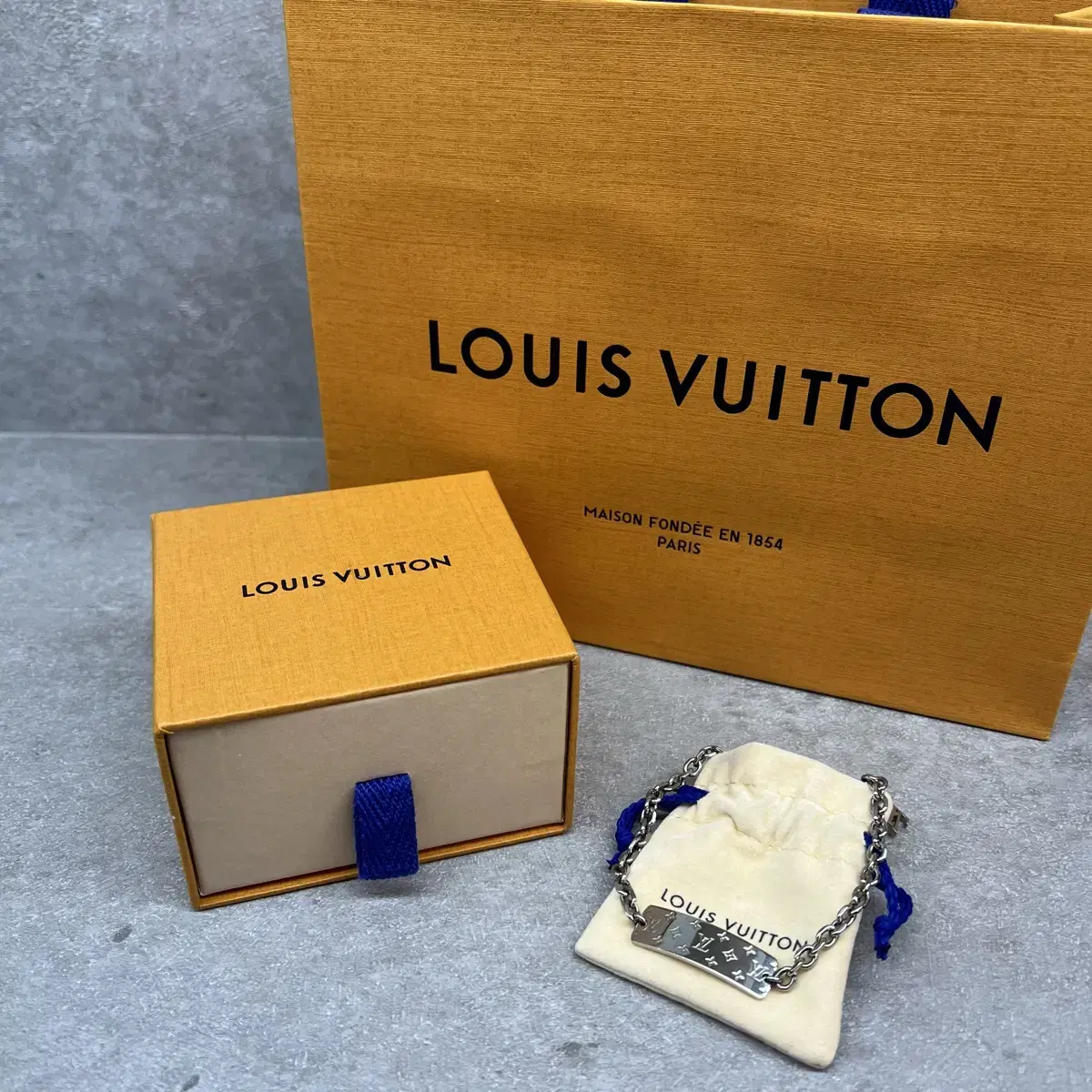 DAWN SUWON / Louis Vuitton Monogram Bold Bracelet