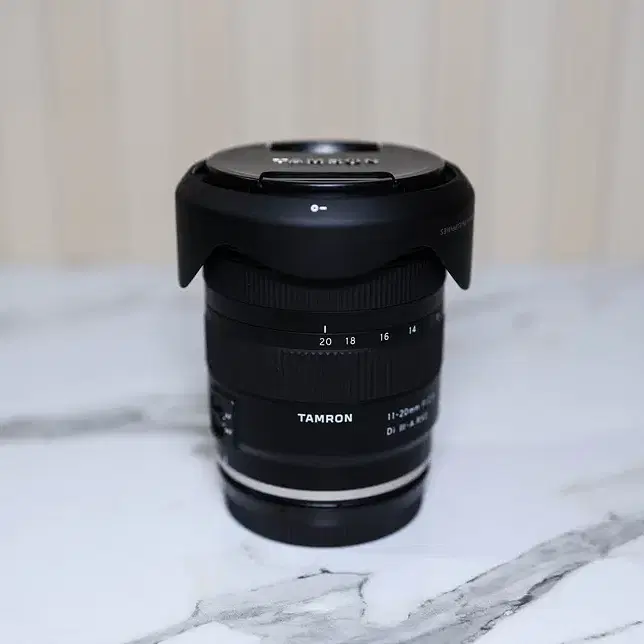 탐론 11-20mm F2.8 B060R 캐논 RF 마운트 팝니다.