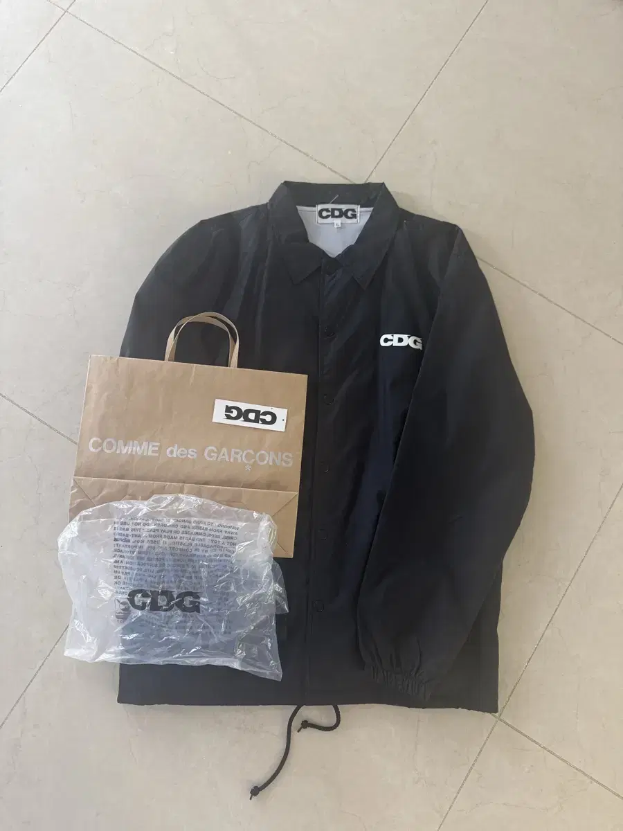 꼼데가르송 CDG 코치자켓  XL 새상품