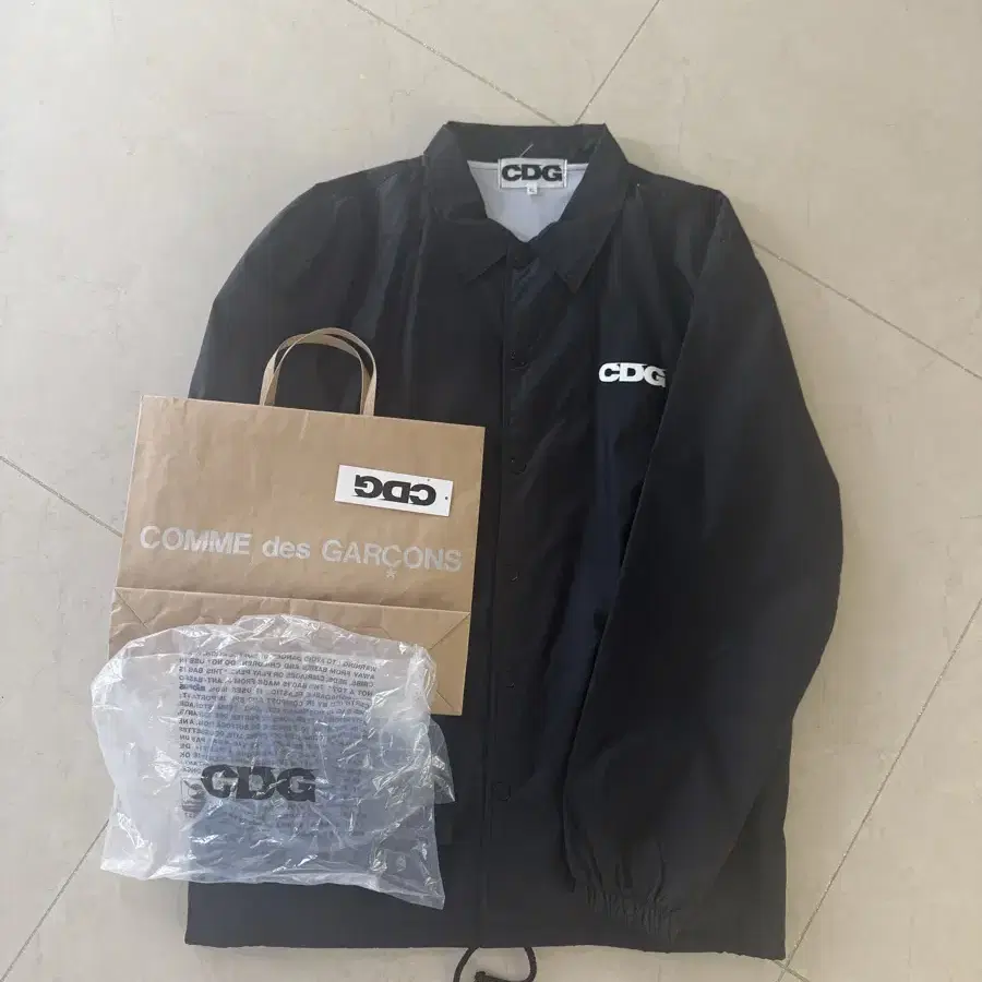 꼼데가르송 CDG 코치자켓  XL 새상품