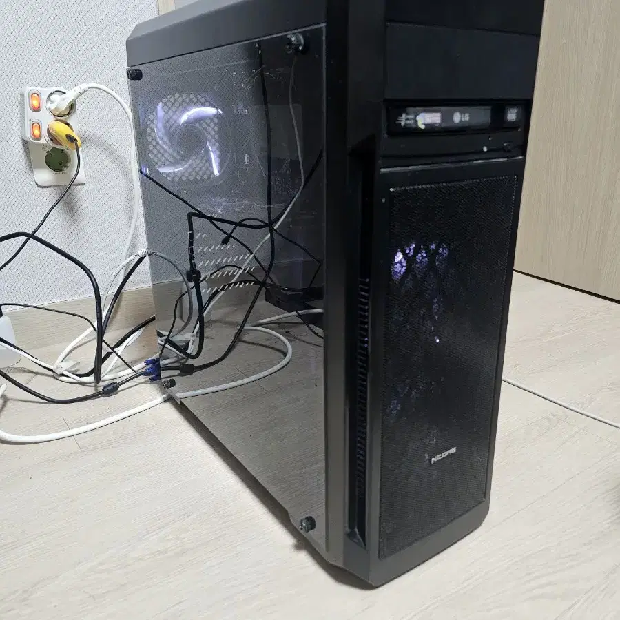 I7-7700,B250M,16G,250G,1060 본체팝니다