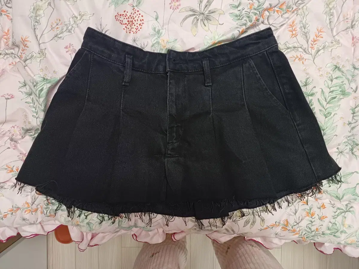 자라(ZARA) 블랙 워싱 데님 미니스커트 S(26)