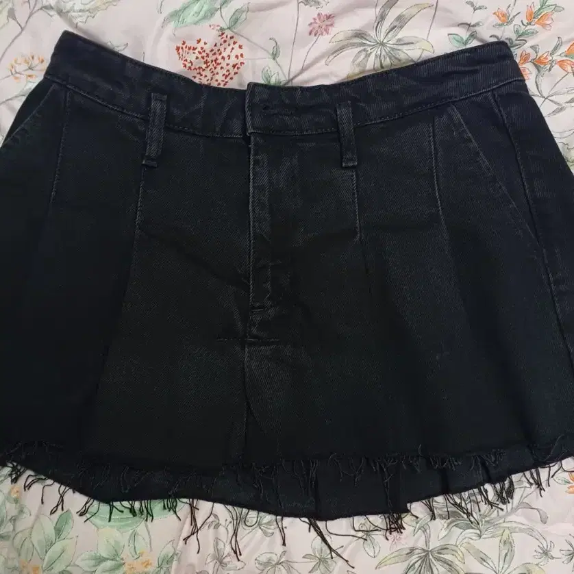 자라(ZARA) 블랙 워싱 데님 미니스커트 S(26)