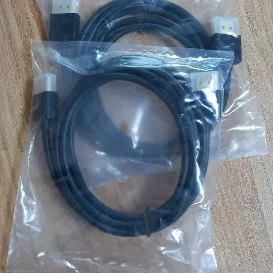 HDMI 케이블 1.5미터 2개에 3.000원