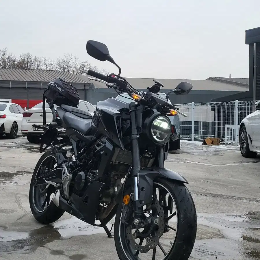 혼다 cb125r 19년식 2만km대 블랙컬러 판매합니다