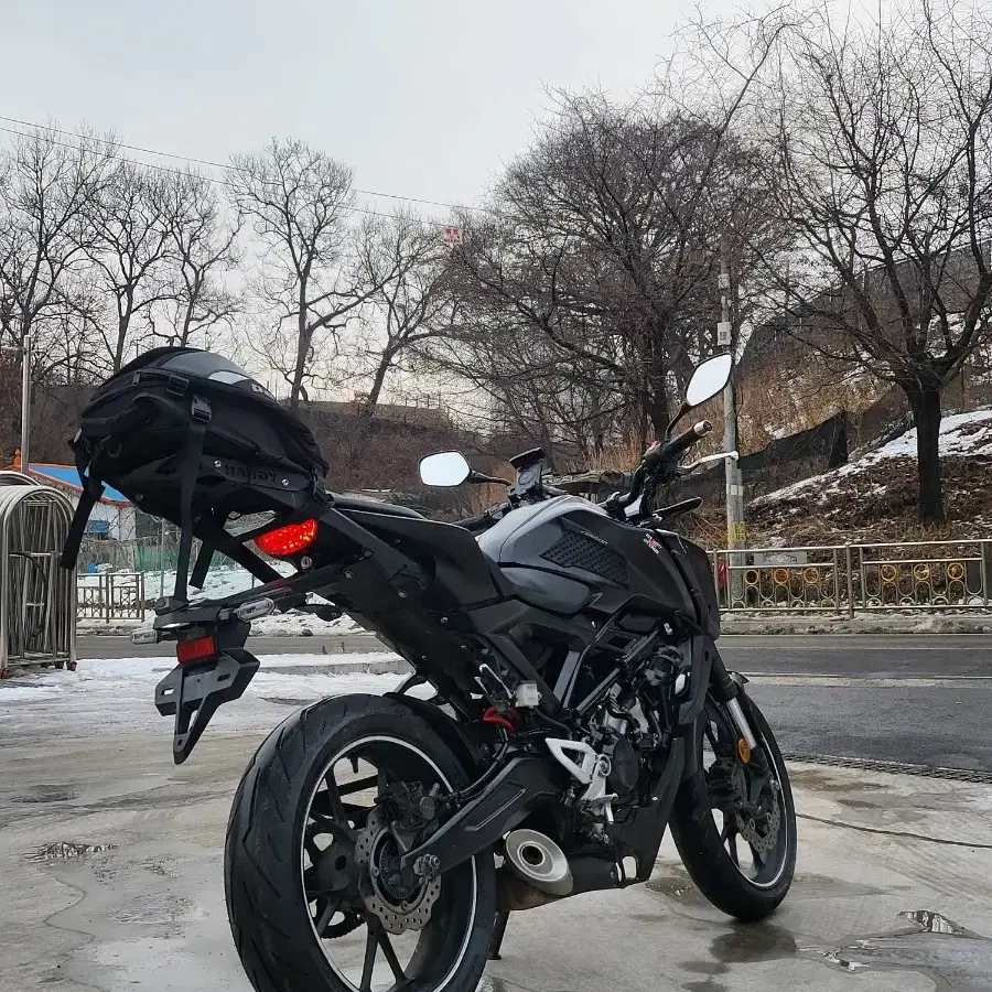 혼다 cb125r 19년식 2만km대 블랙컬러 판매합니다