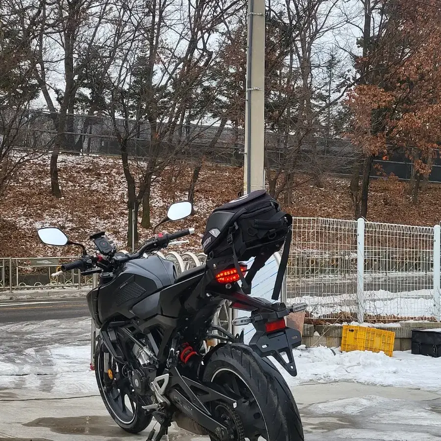 혼다 cb125r 19년식 2만km대 블랙컬러 판매합니다