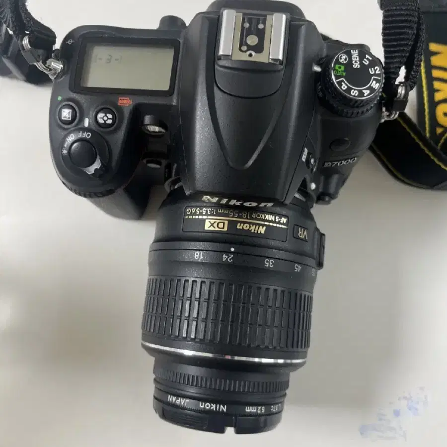 니콘 D7000카메라 + 18-55 렌즈 판매합니다~