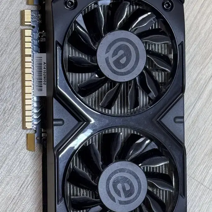 이엠텍 gtx750ti 2g hdmi 케이블 포함.우체국택배로 무료배송