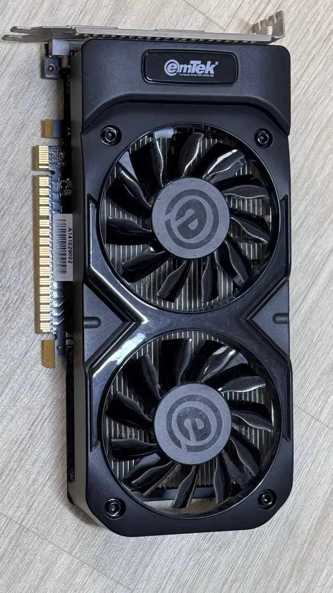 이엠텍 gtx750ti 2g hdmi 케이블 포함.우체국택배로 무료배송