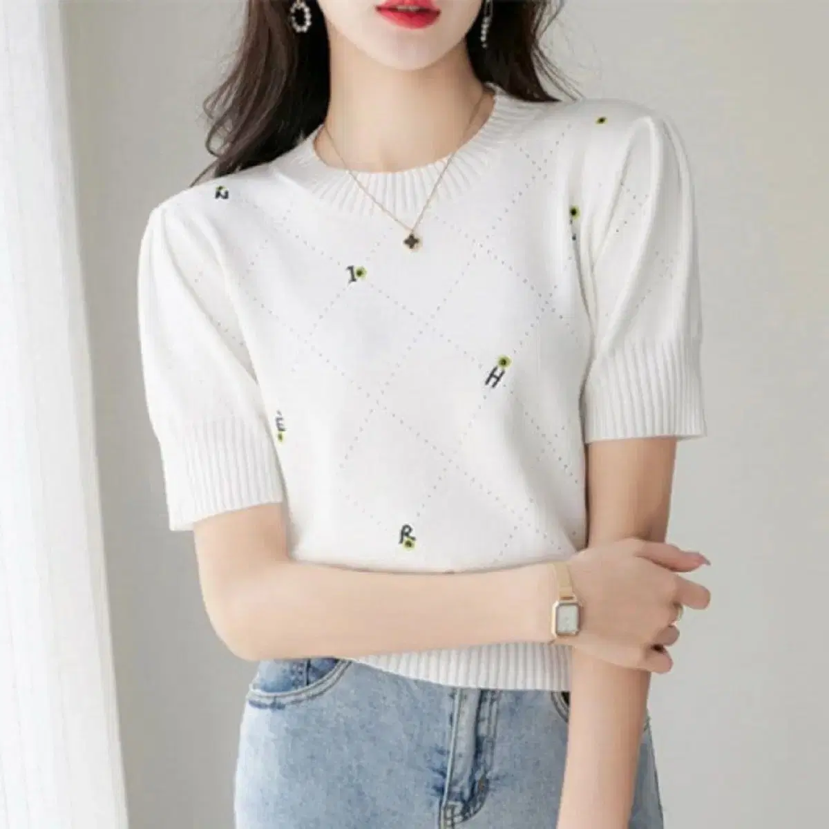 Daily Embroidery Point Knit Tee