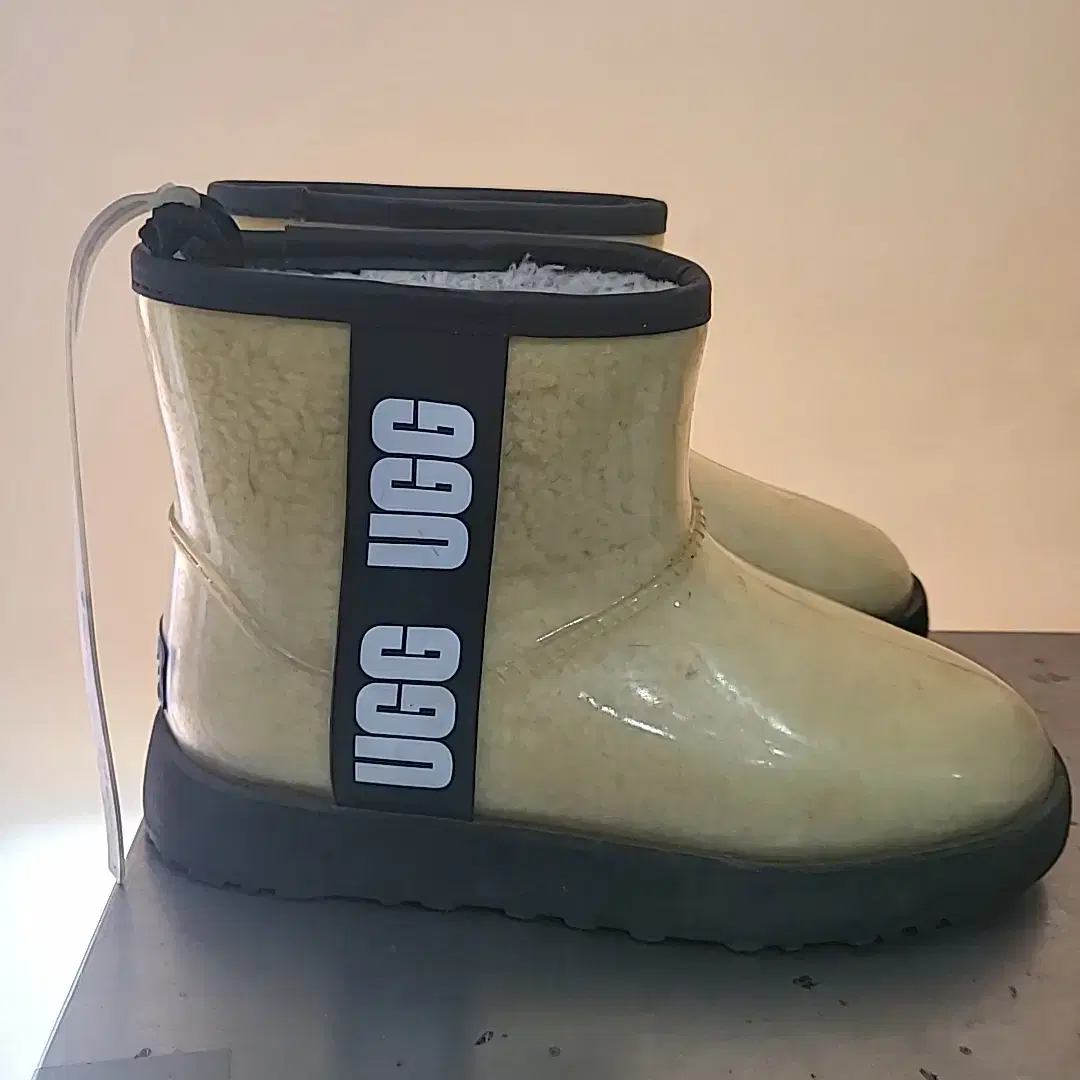 어그 UGG 210사이즈