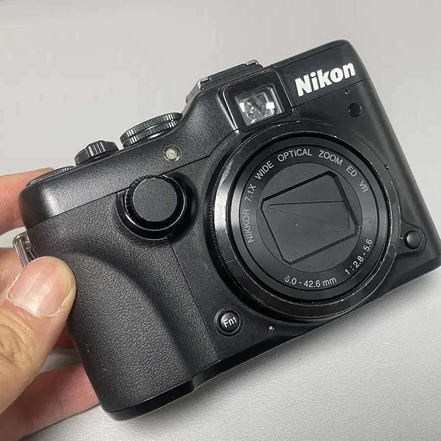 빈티지카메라 / 니콘 nikon P7100 판매 / 1번 세트