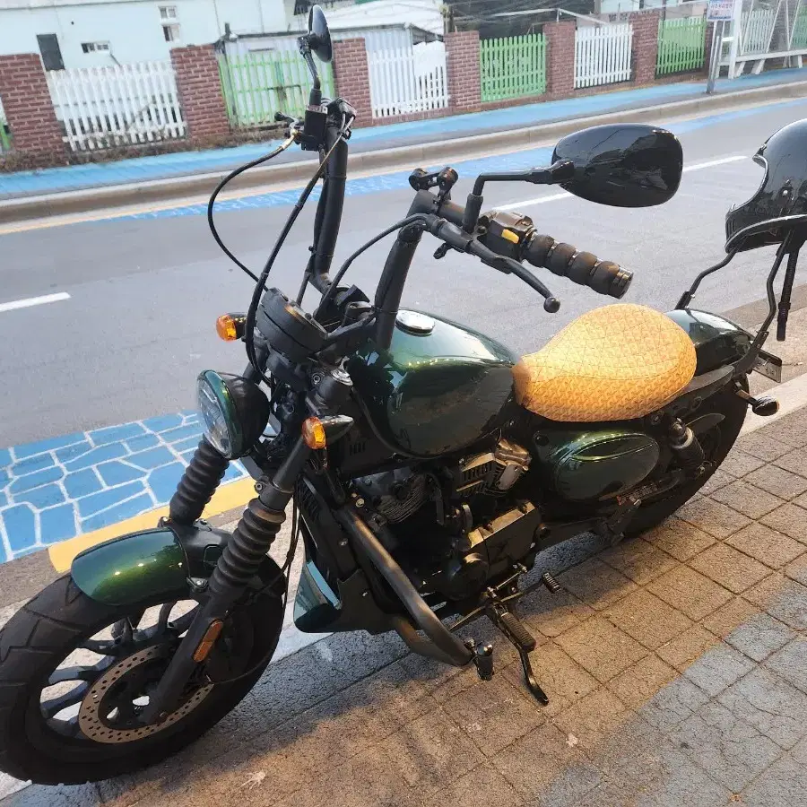 부산 21년식 아퀼라300cc 팔아요