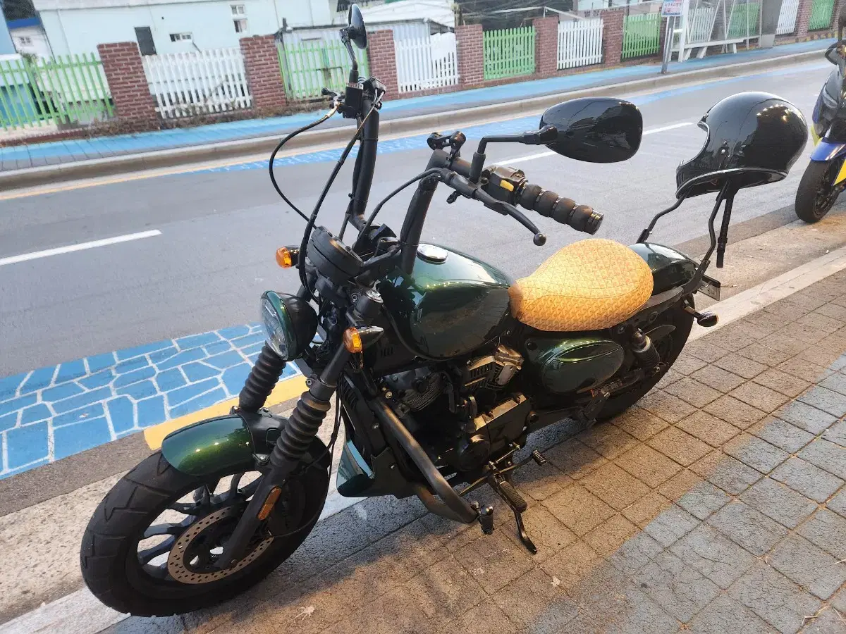 부산 21년식 아퀼라300cc 팔아요