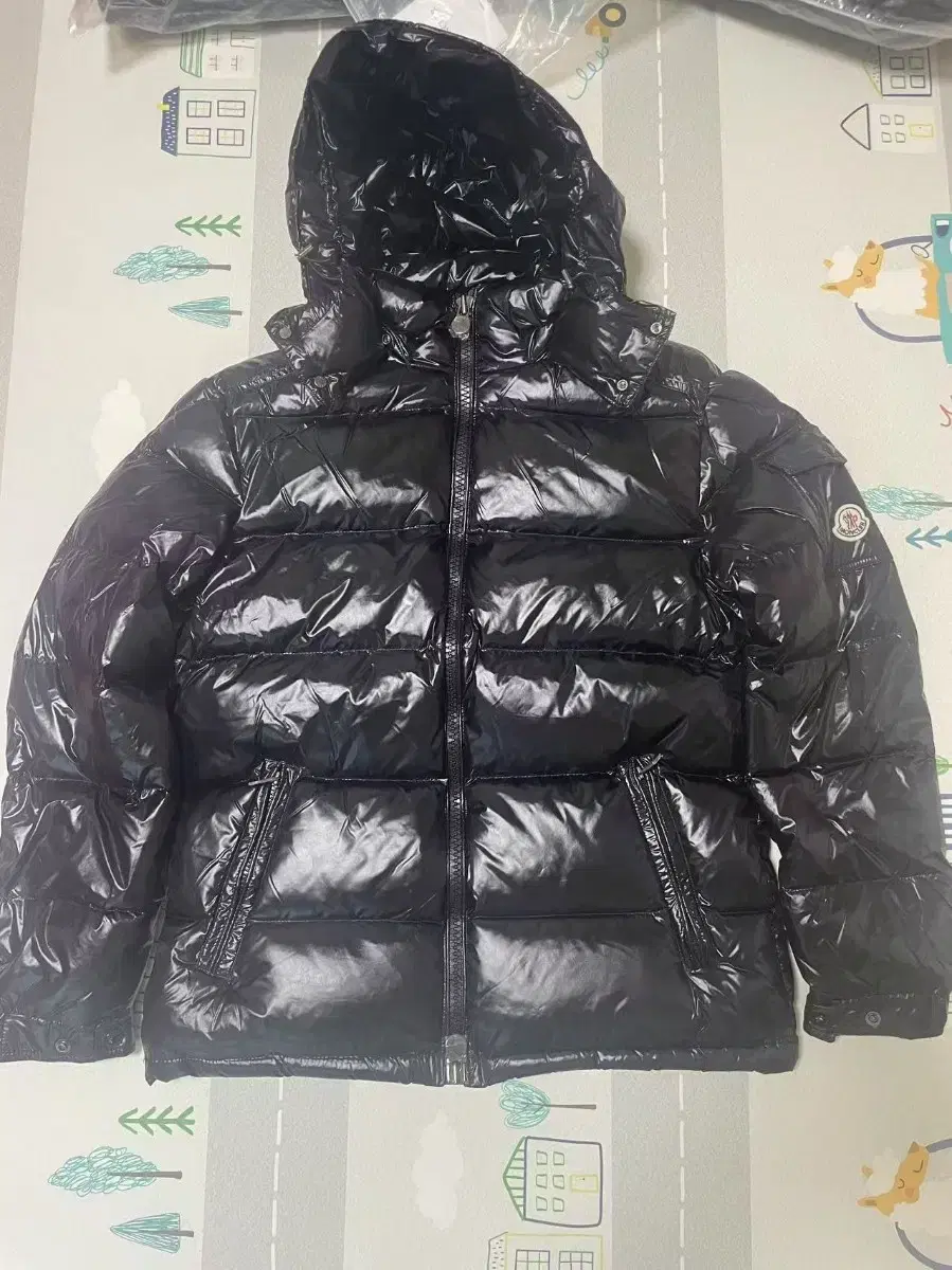 Moncler Maya. Padding