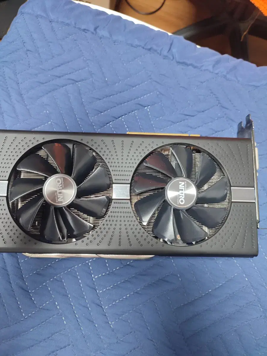 사파이어 니트로 rx580 4g 팝니다