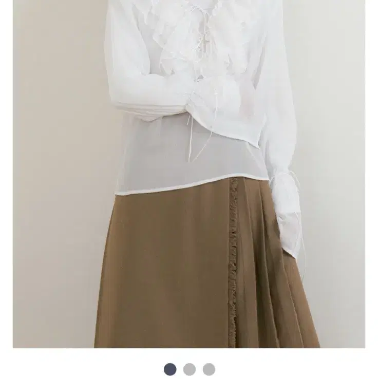 루시르주 Bohemian Frill Chiffon Blouse (ivor