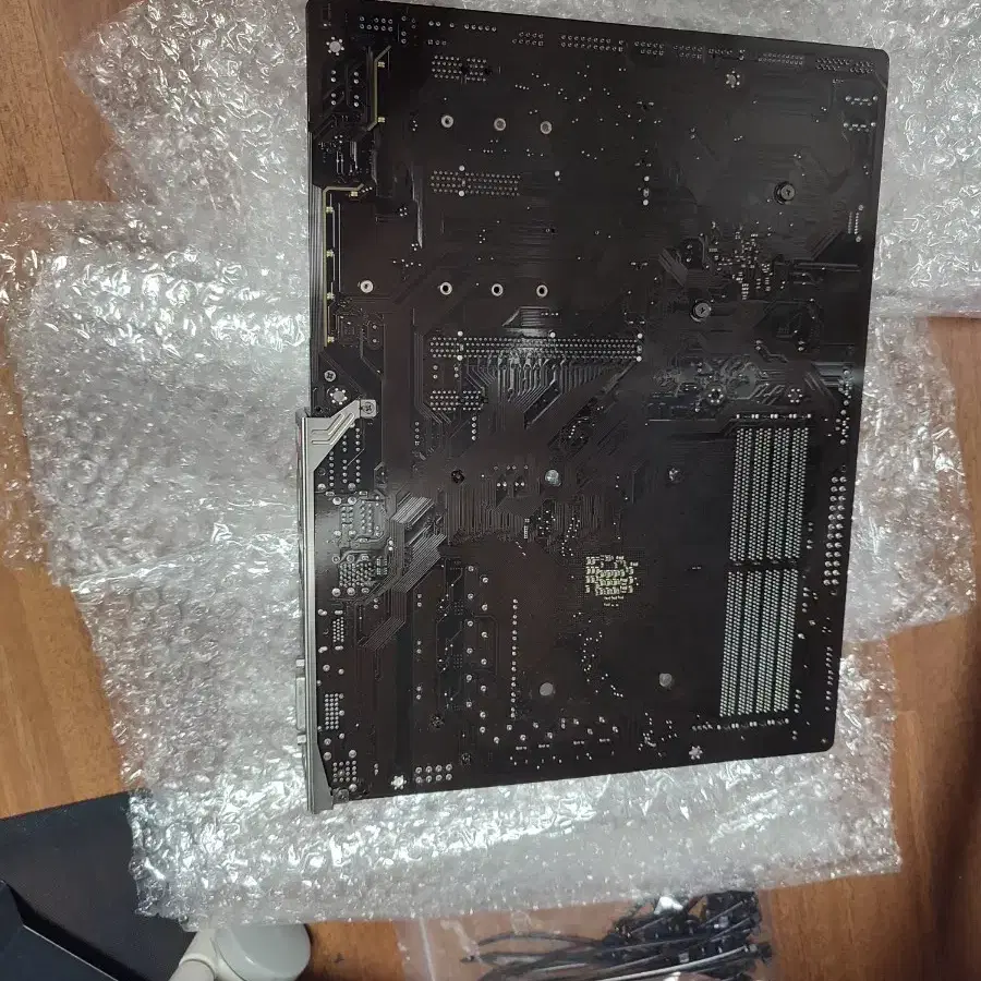 기가바이트 b450 aorus elite 고장 판매합니다