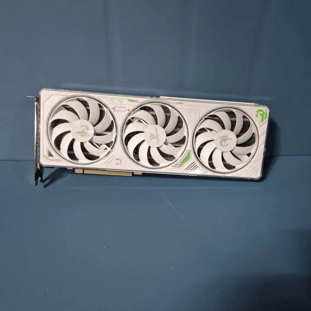 MANLI  RTX 4070 Ti SUPER Polar Fox 16GB