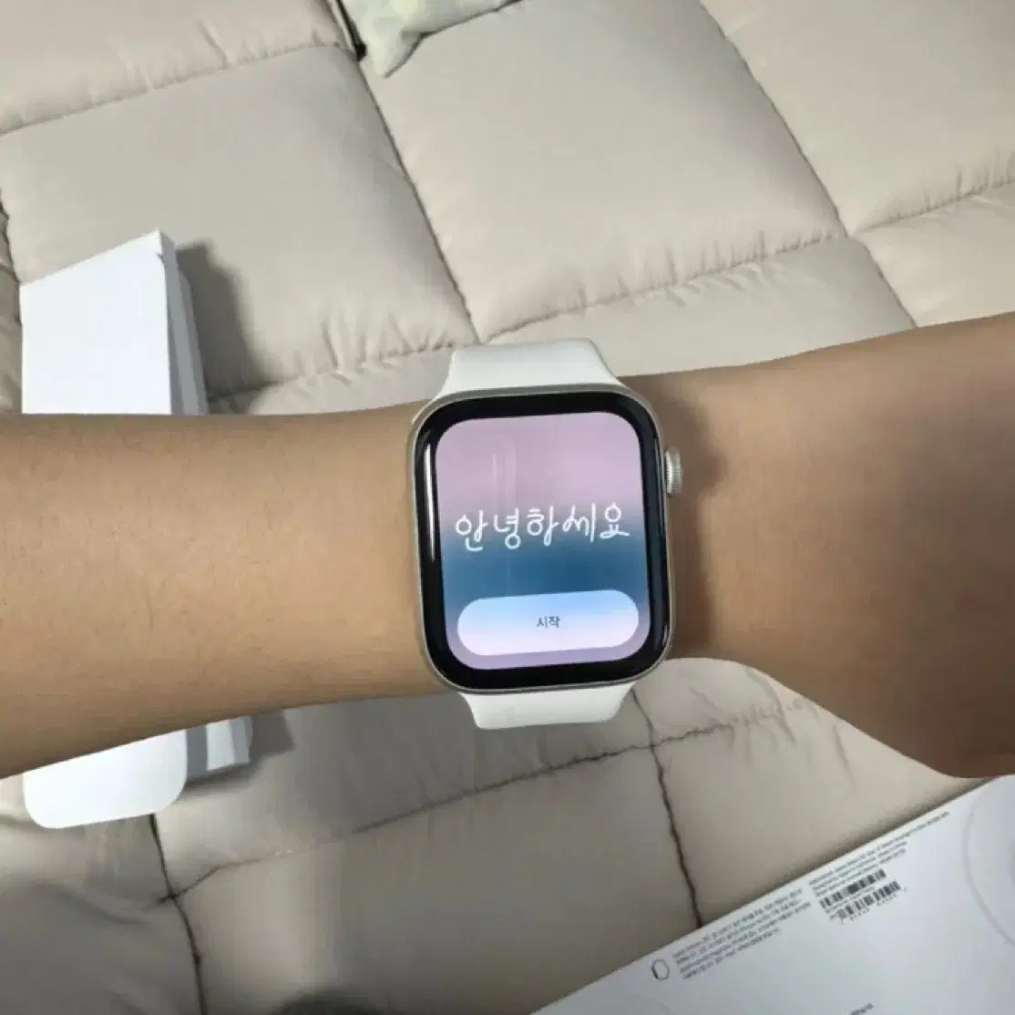 Apple Watch SE2 (44m) 스타라이트 판매해요.