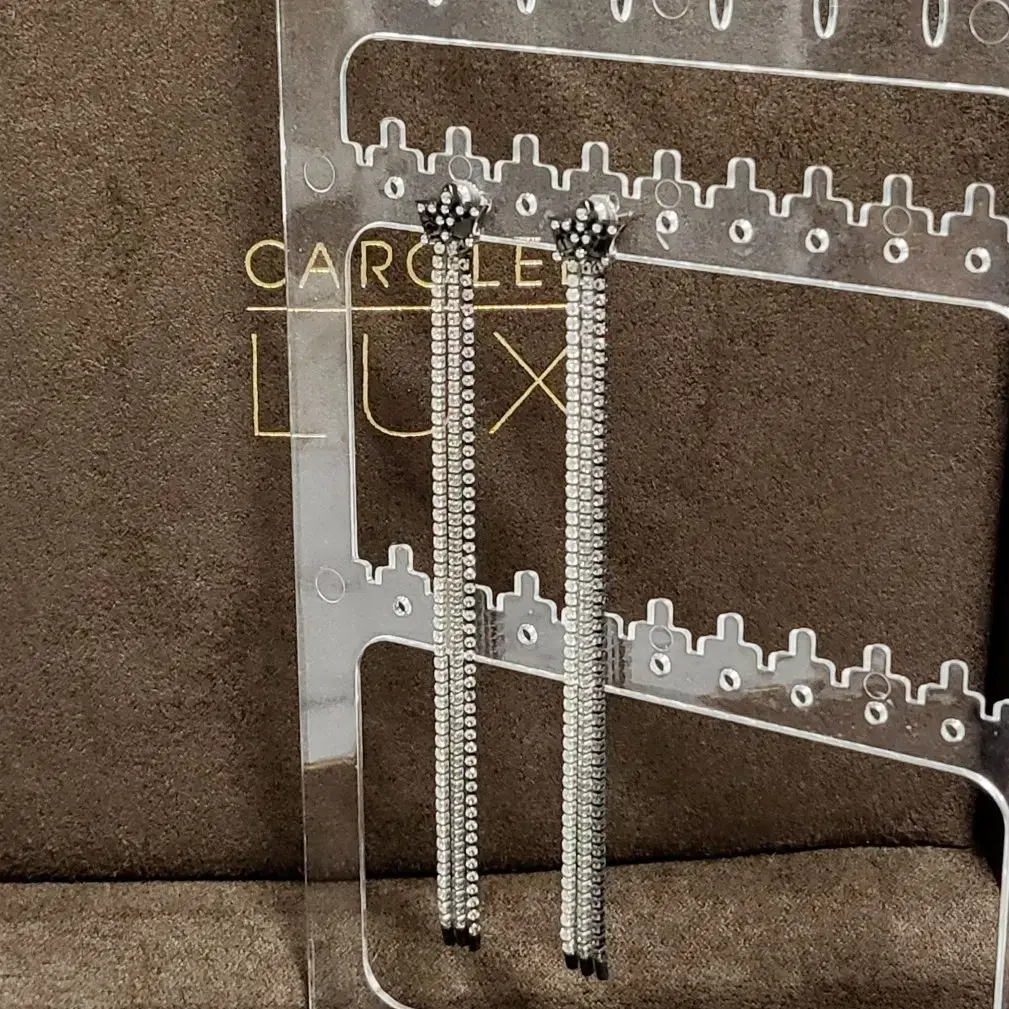 제이에스티나 티아라 블랙 실버 11cm 롱 귀걸이