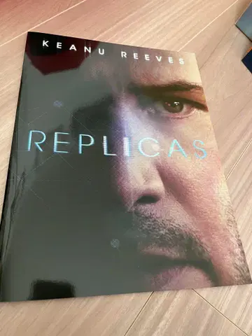 REPLICAS 팜플렛 Keanu Reeves