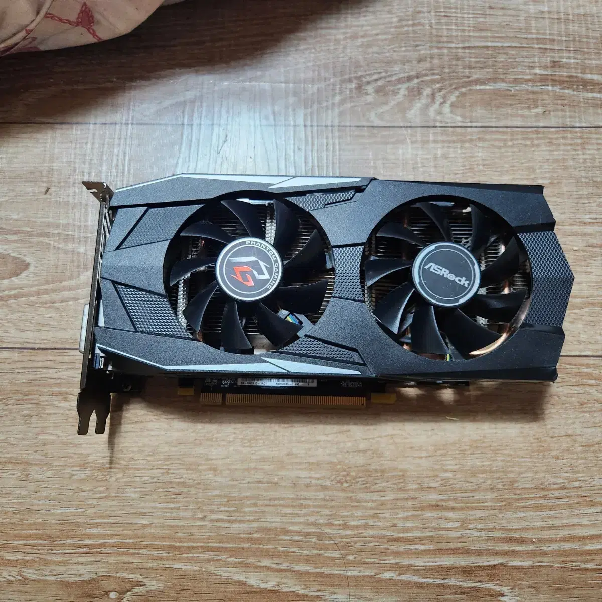 라데온 rx570 4GB 팝니다